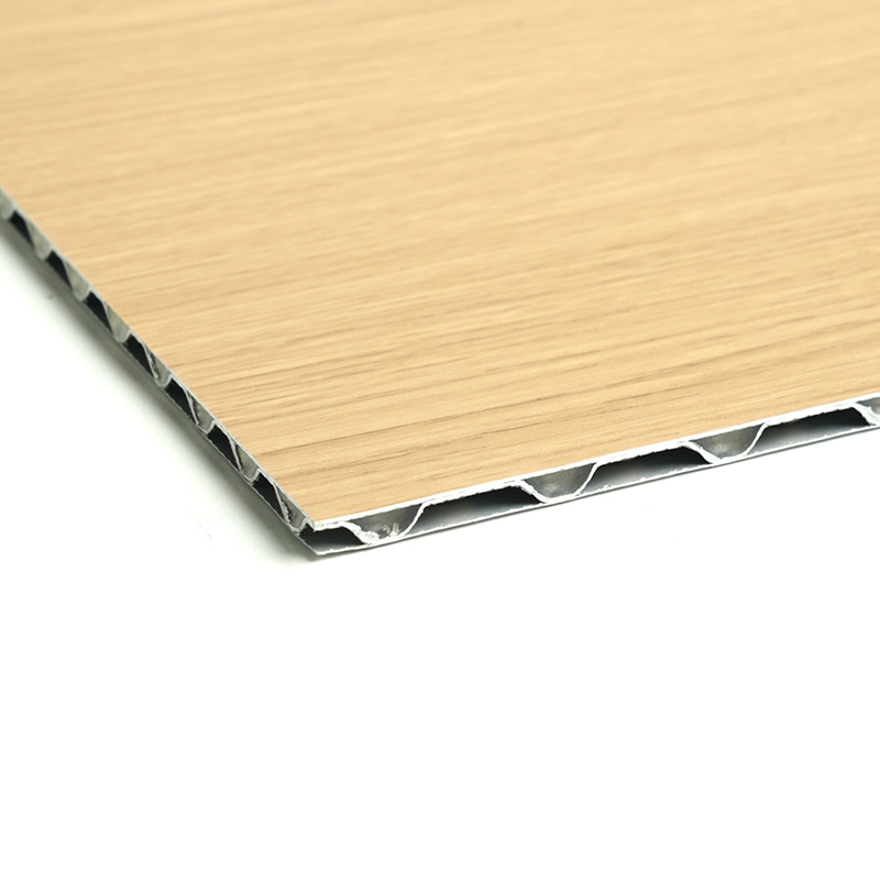Panneau composite au noyau en aluminium