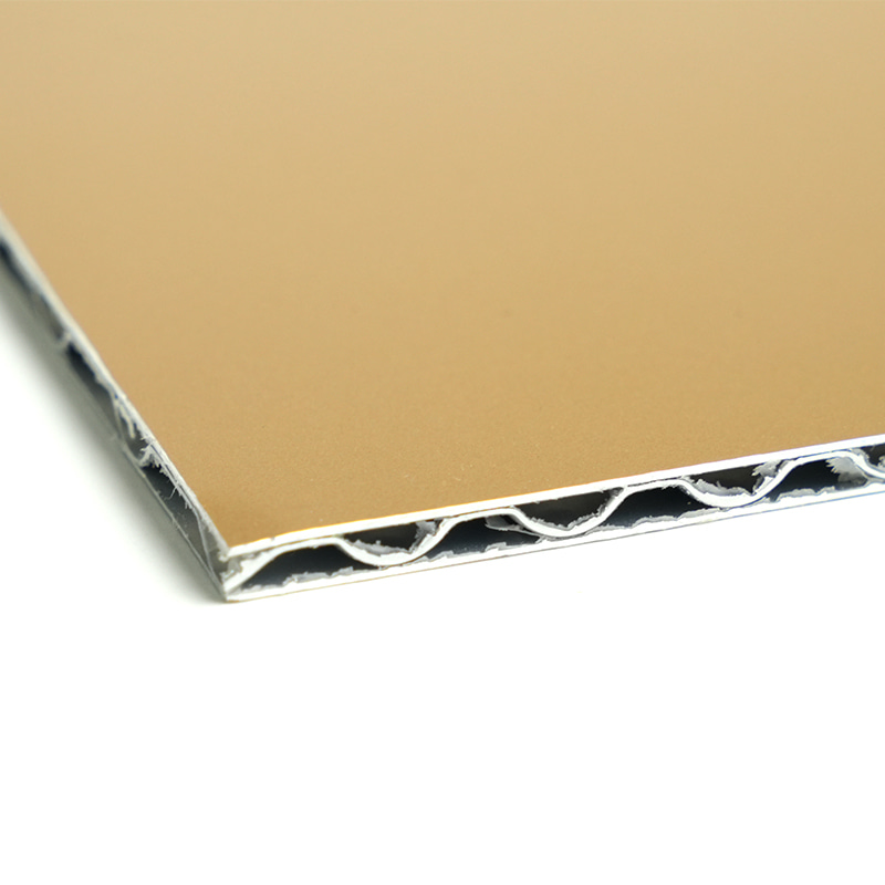 Panneau composite au noyau en aluminium